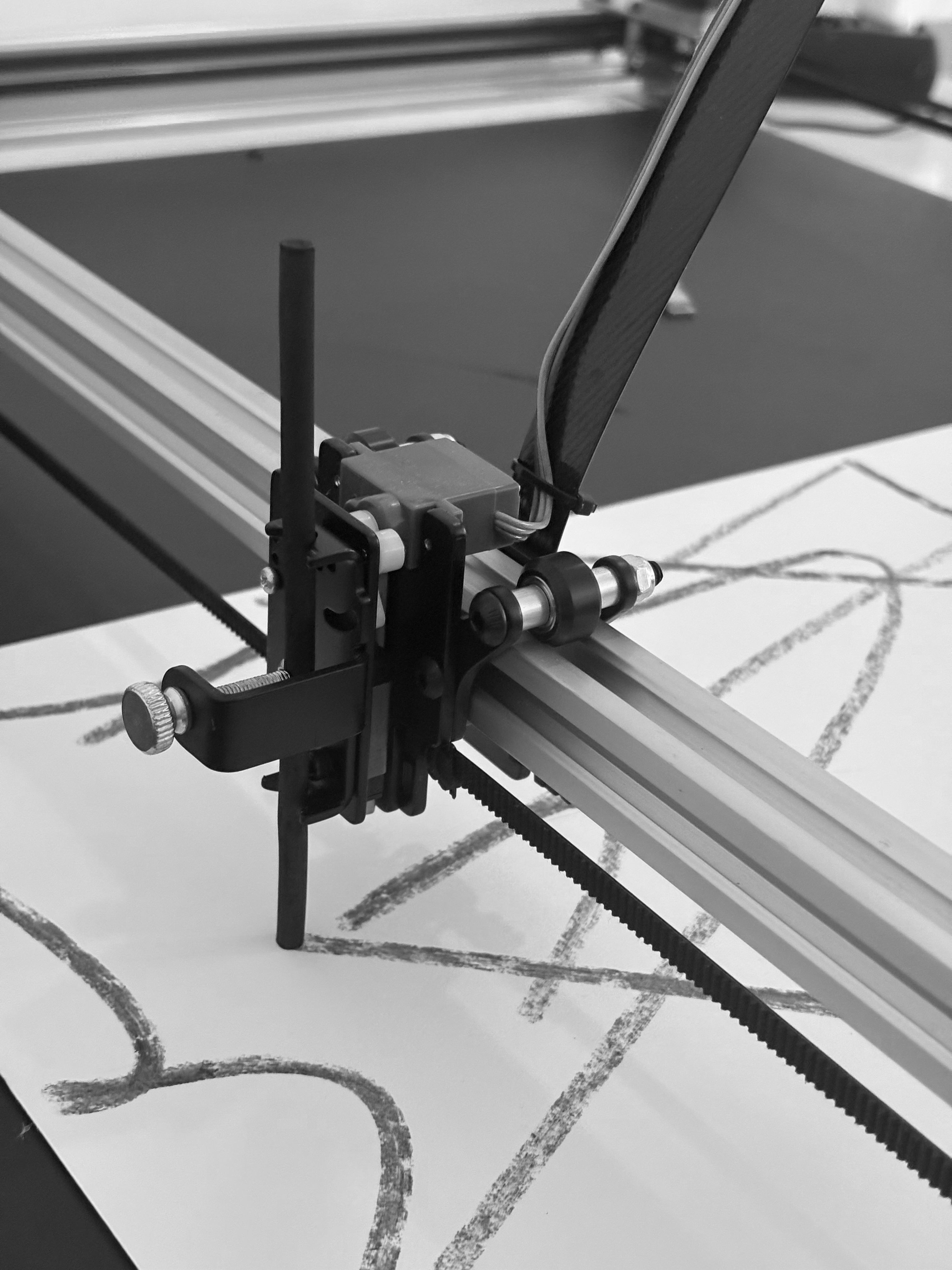 UUNA TEK ArtStation 2436 | Trazador artístico de gran formato y sistema de producción de arte generativo de grado institucional (36” × 24”)